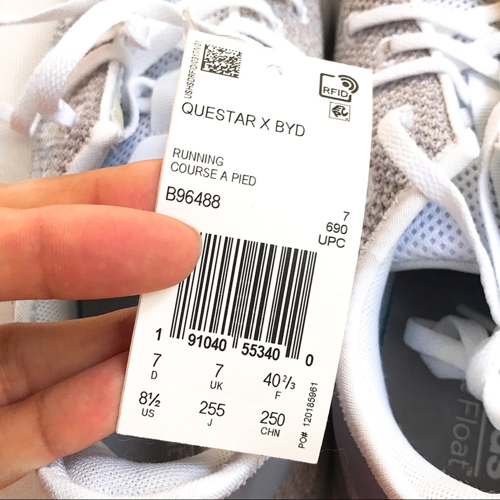 🆕 ADIDAS GREY WHITE QUESTAR X BYD SNEAKERS! - Picture 3 of 14